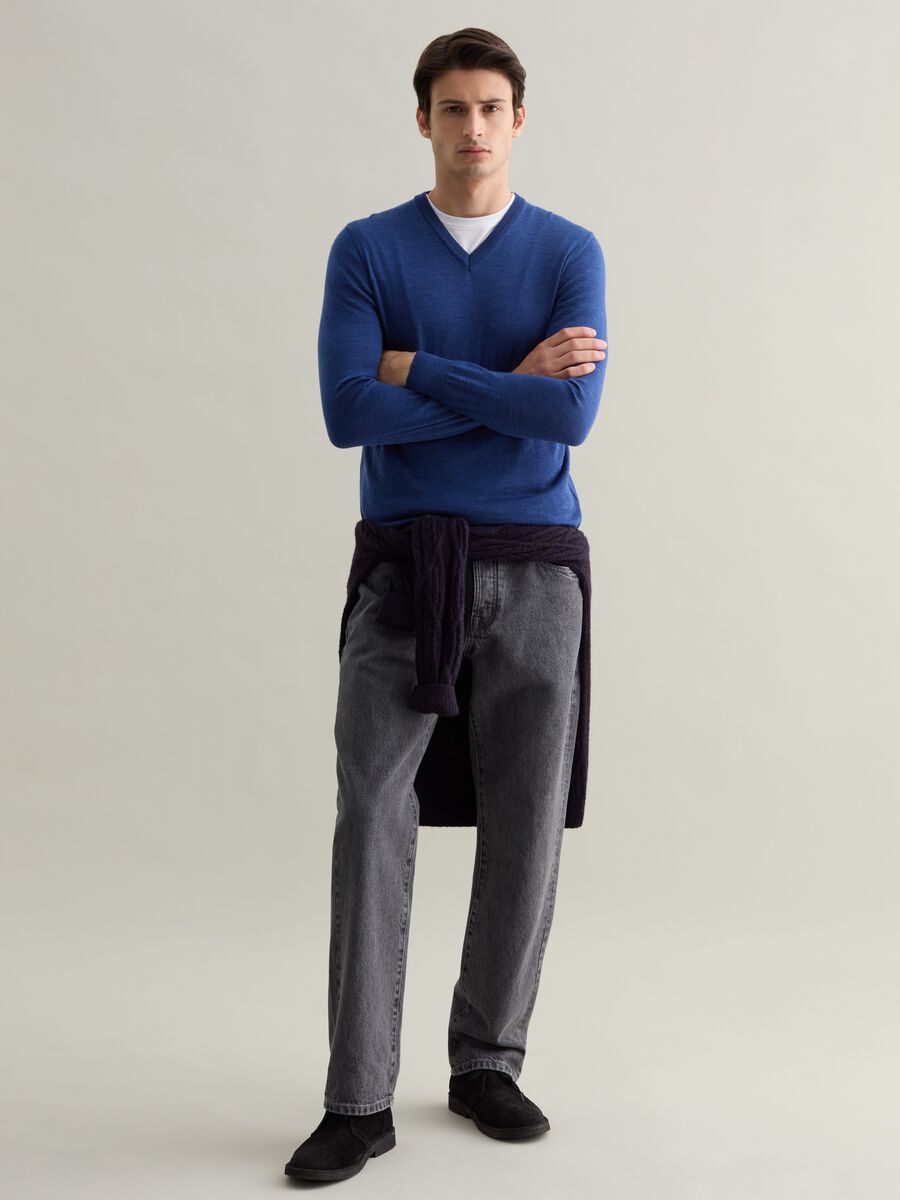 Merino wool pullover with V neck_1