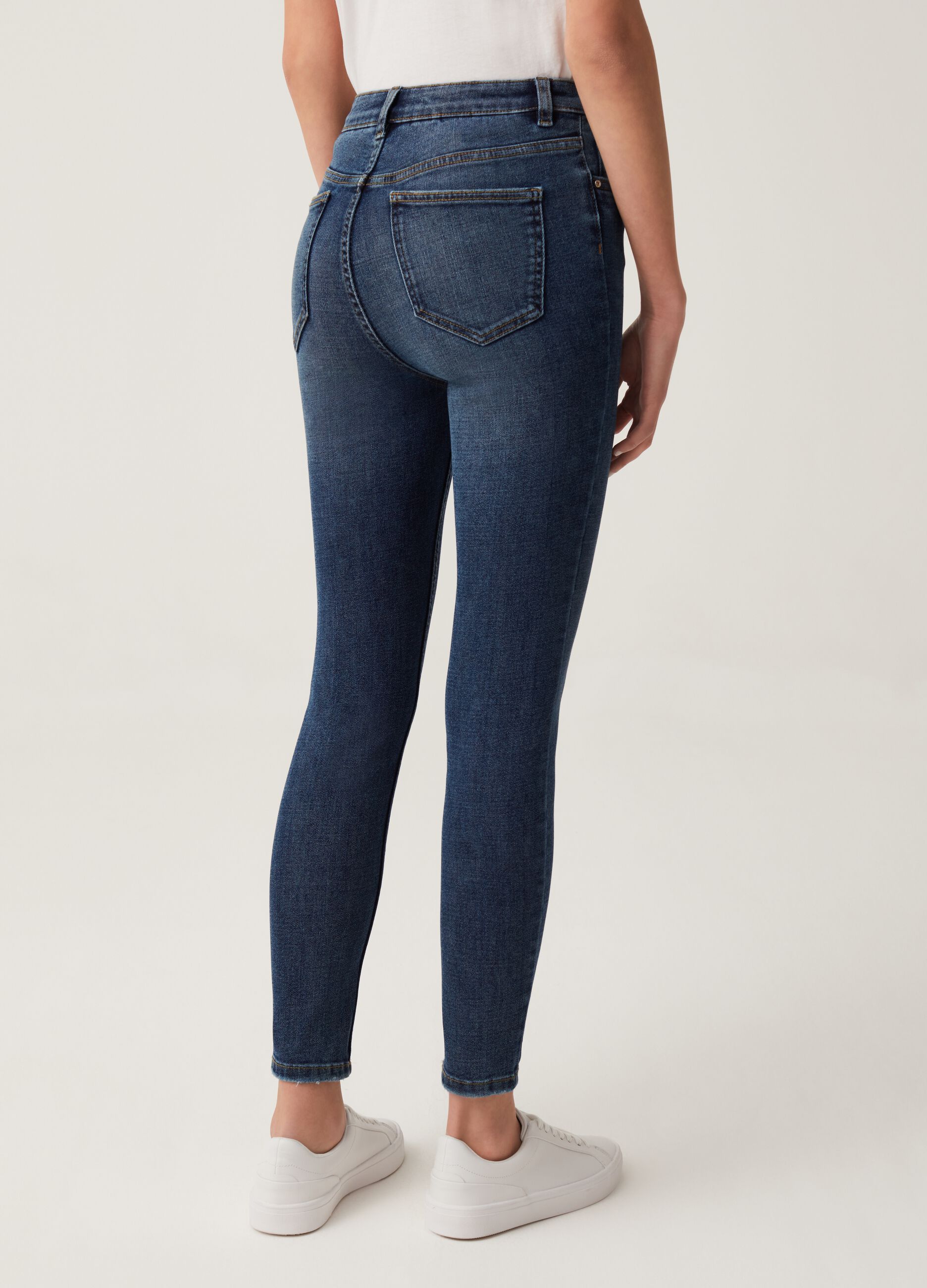 Jeans skinny fit con scoloriture