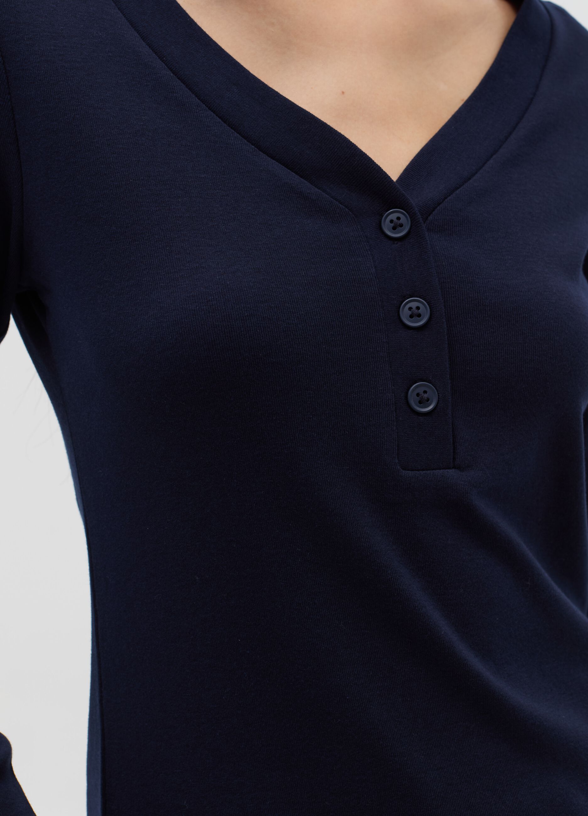 Long-sleeved T-shirt with granddad neckline