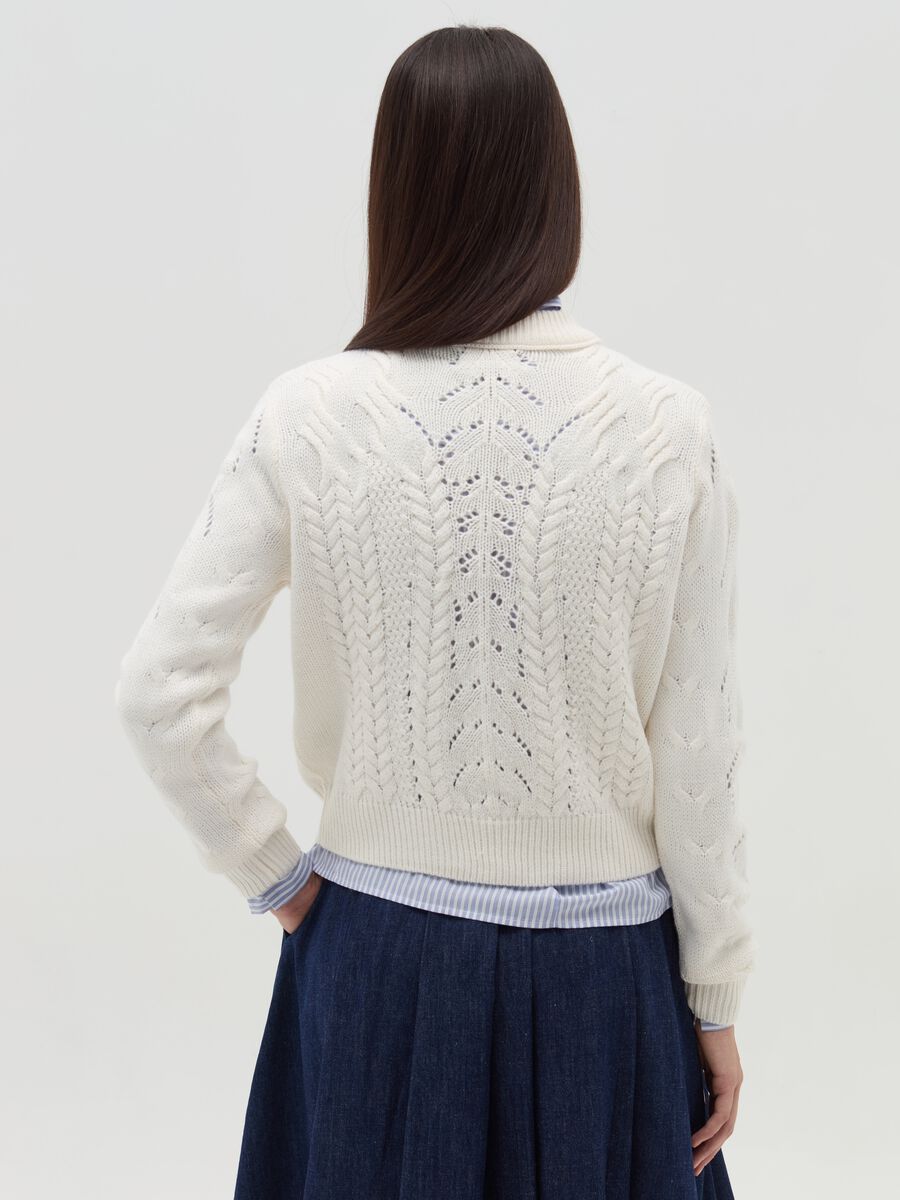 Cropped pointelle pullover with cable-knit design_2