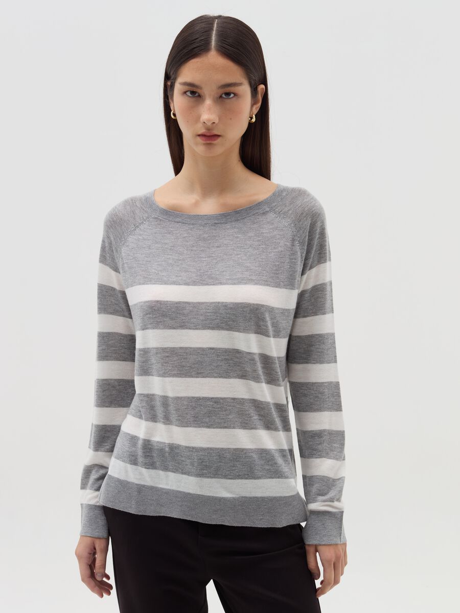 Striped top with raglan sleeves_1