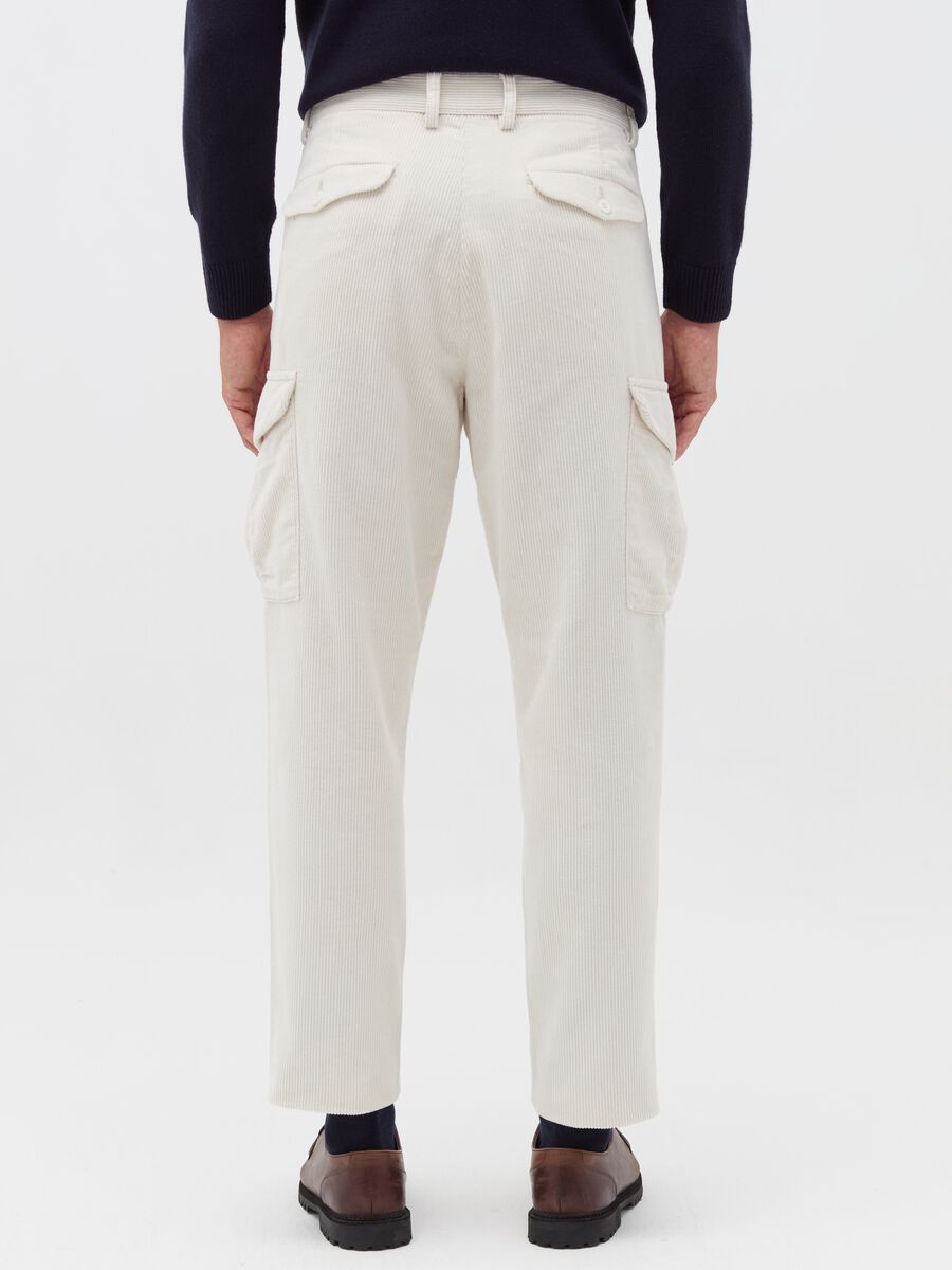 Cargo trousers in corduroy_2