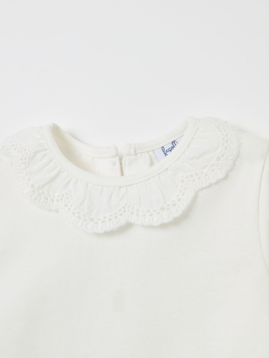 Long-sleeved T-shirt with broderie anglaise collar_2