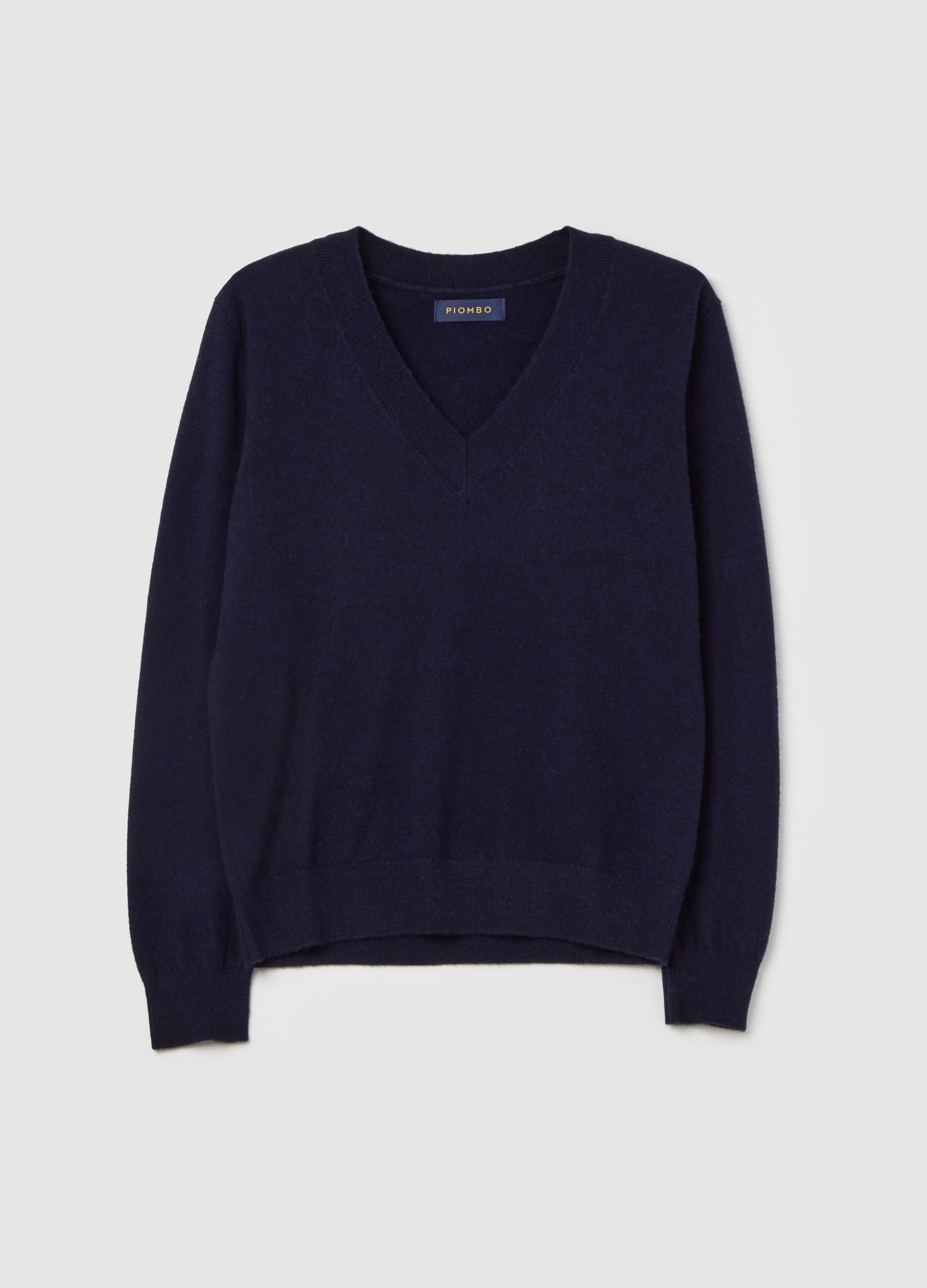 V-neck pullover in wool