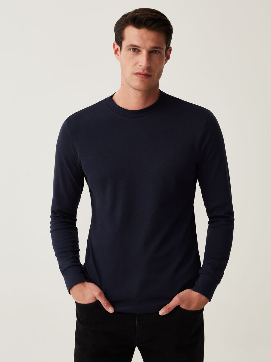 Long-sleeved T-shirt with round neck_0