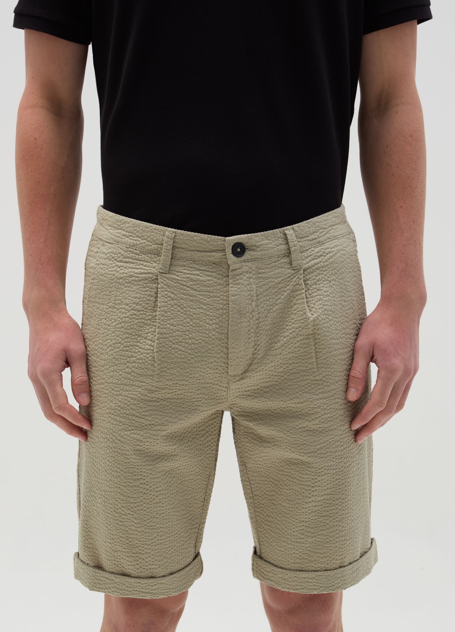 Chino Bermuda shorts with darts in seersucker