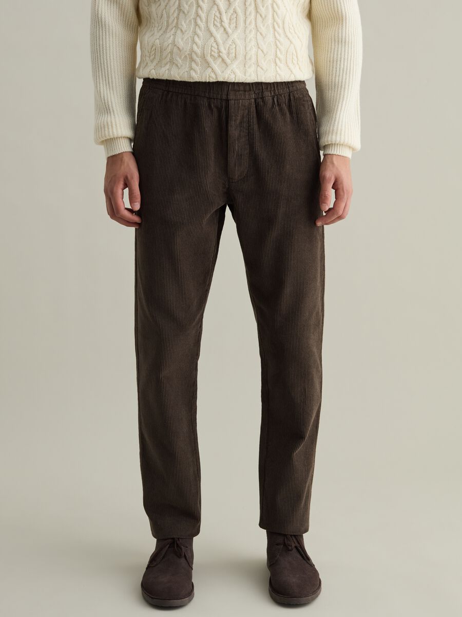 Chino jogger trousers in corduroy_1