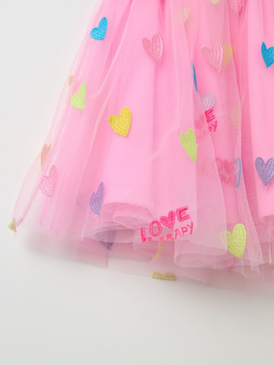 Tulle skirt with multicoloured hearts embroidery_3