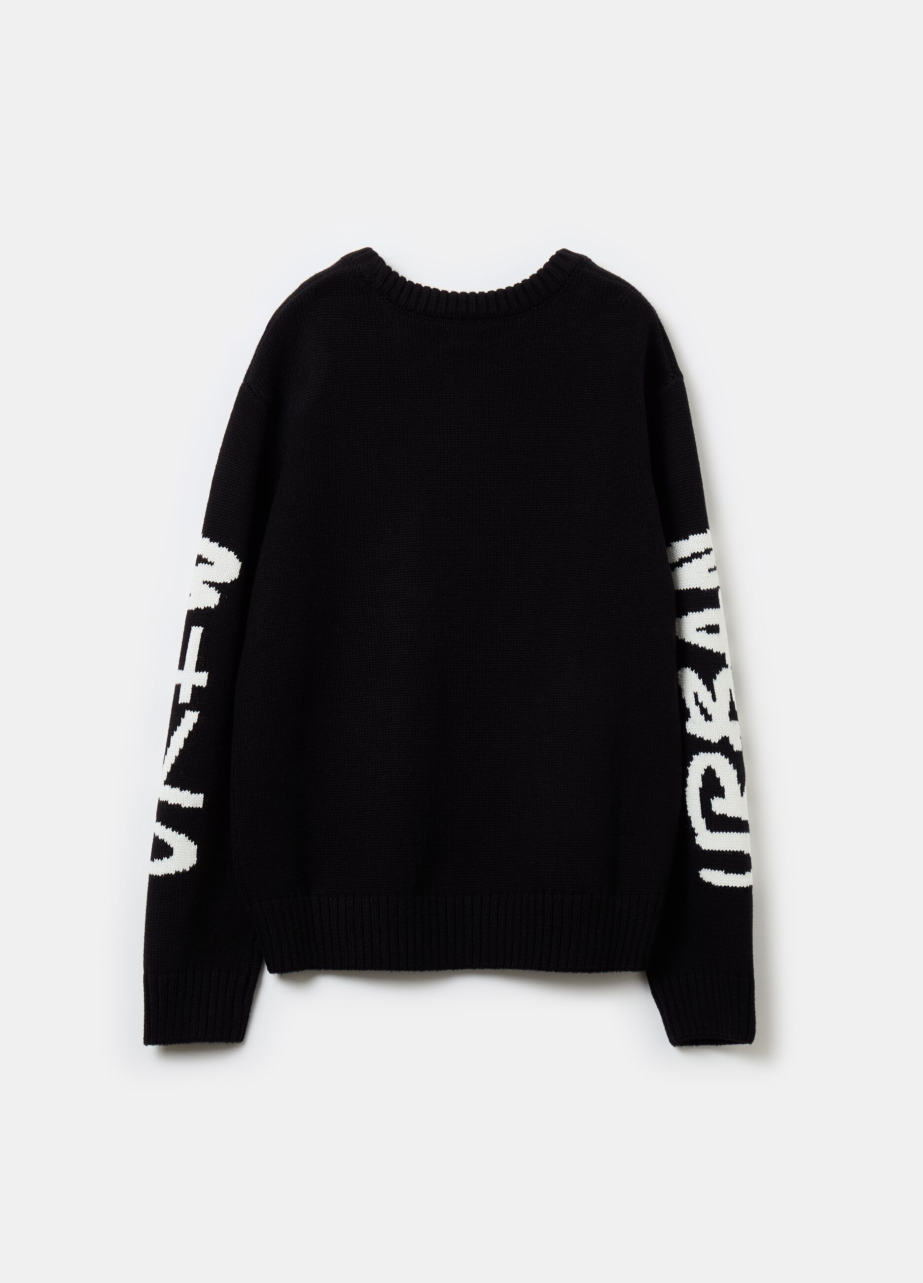 Oversized pullover with jacquard lettering